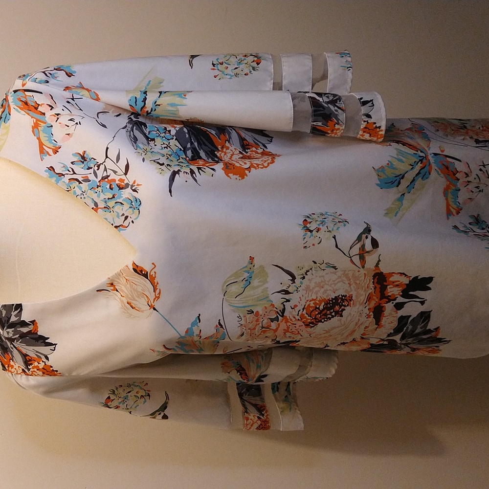 Floral Medium Oversize Vneck Pull Over Top w/flare mid sleeves and bottom #W-538